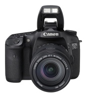 Diseñada por ti, construida por Canon. Sensor Canon CMOS APS-C de 18 Megapíxeles. La EOS 7D OFRECE una Resolución excelente, gracias a un sensor CMOS de 18 megapíxeles. OFRECE A LOS fotógrafos poder d...