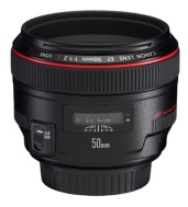 Con el diafragma más luminoso de todos los objetivos de la gama, el extraordinariamente rápido EF 50mm f/1,2L USM ofrece unas excelentes prestaciones en situaciones de poca luz, lo que hace que sea la...