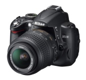 El kit del objetivo D5000 18-55 VR incluye el cuerpo de la cámara D5000 y el versátil objetivo NIKKOR AF-S DX de 18-55 mm VR. Perfecto para una gran variedad de situaciones, el objetivo de este kit cu...