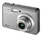 La camara E55 de SAMSUNG,es ligera y facil de trsportar,y tiene una resitente carcarsa metalica de aluminio que garantiza una mayor durabilidad y protege la camara de agresiones extrenas y arañazos...