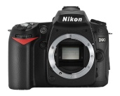 La D90 combina la tecnología de las emblemáticas cámaras digitales SRL de Nikon con una serie de funciones sofisticadas que le permitirán conseguir mejores resultados. Su sensor de imagen CMOS de form...